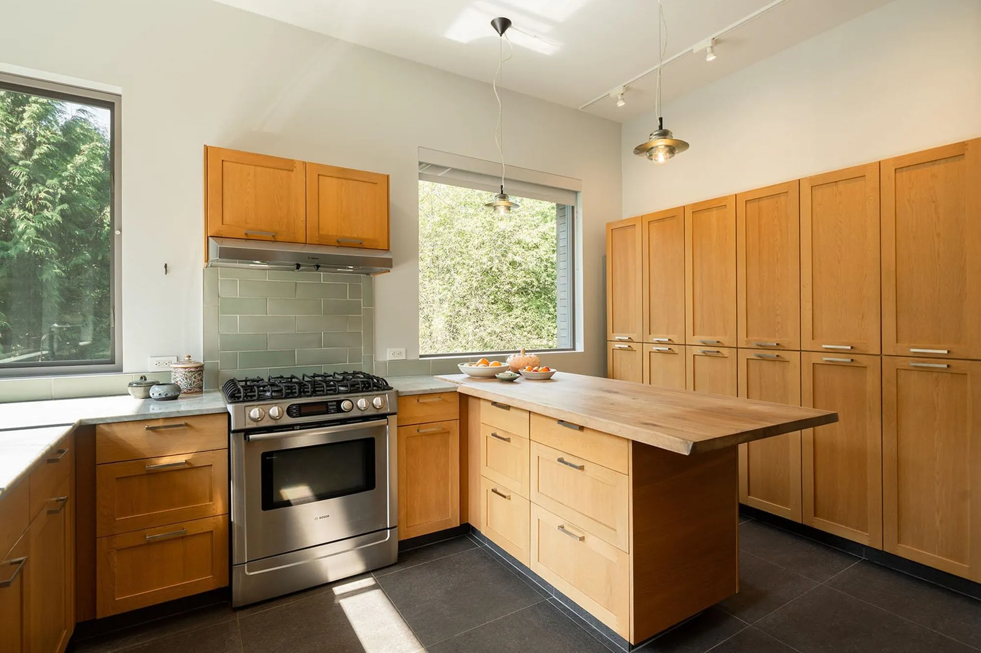 1754 Frances Walk