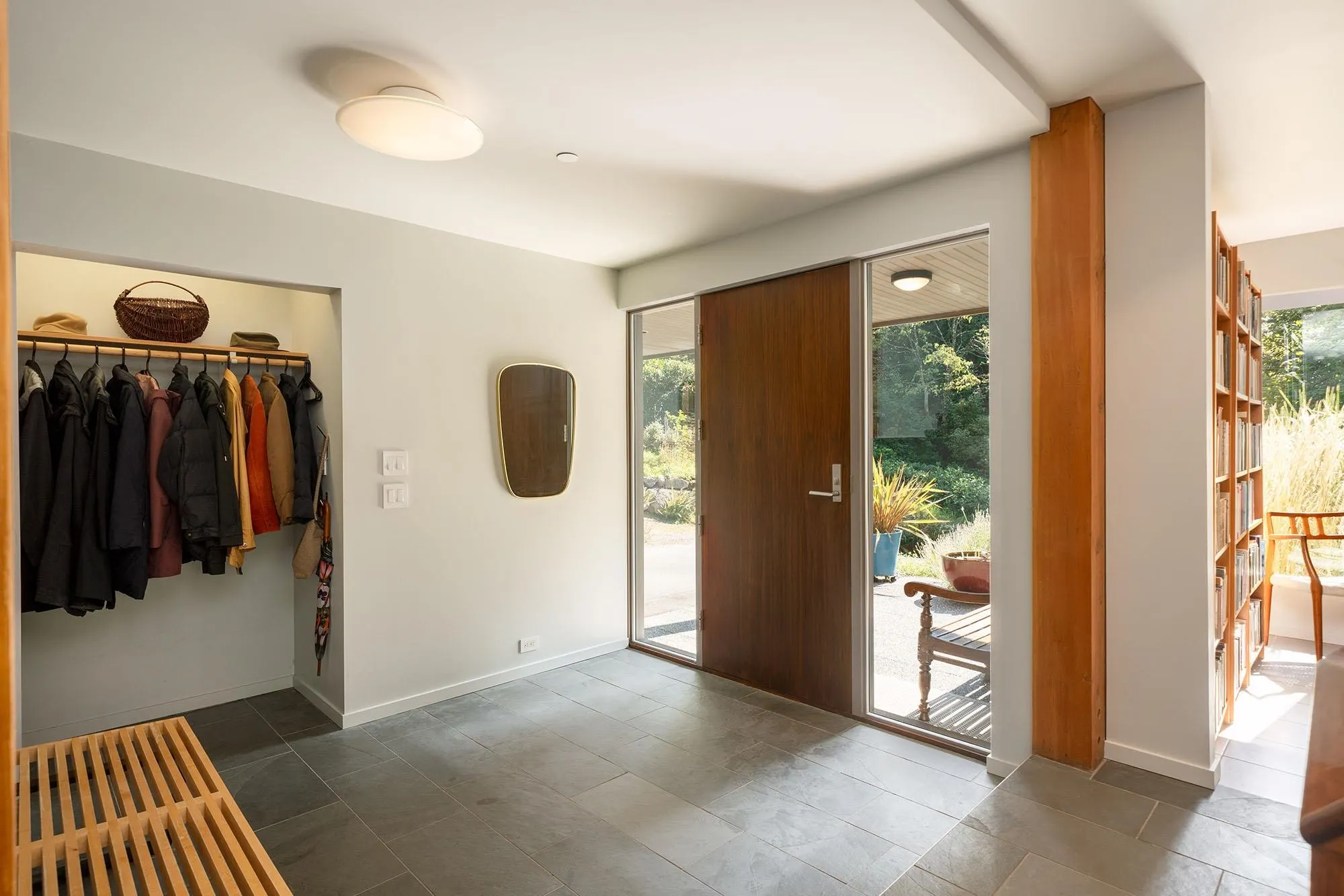 1754 Frances Walk