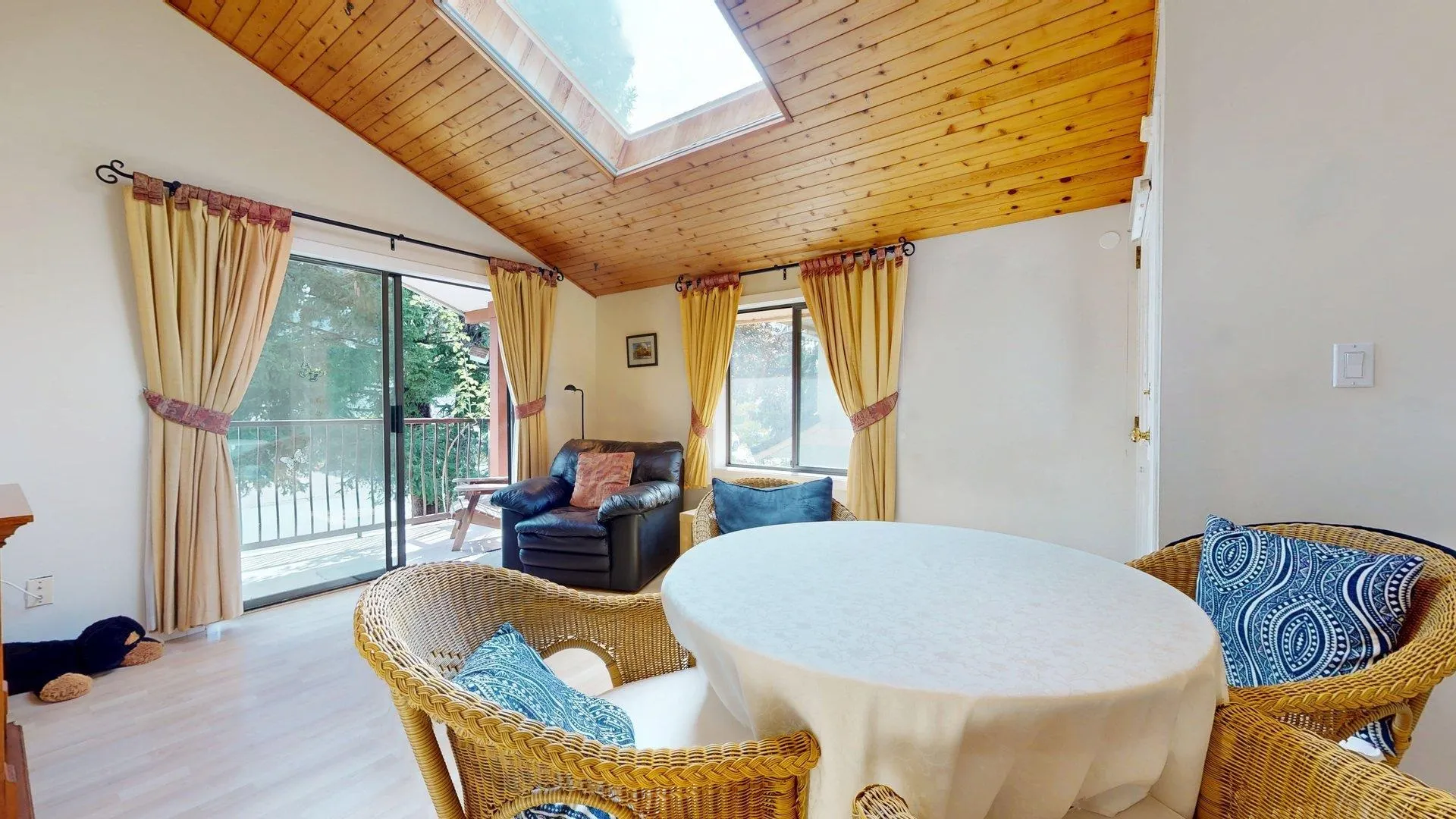 41343 Kingswood Road