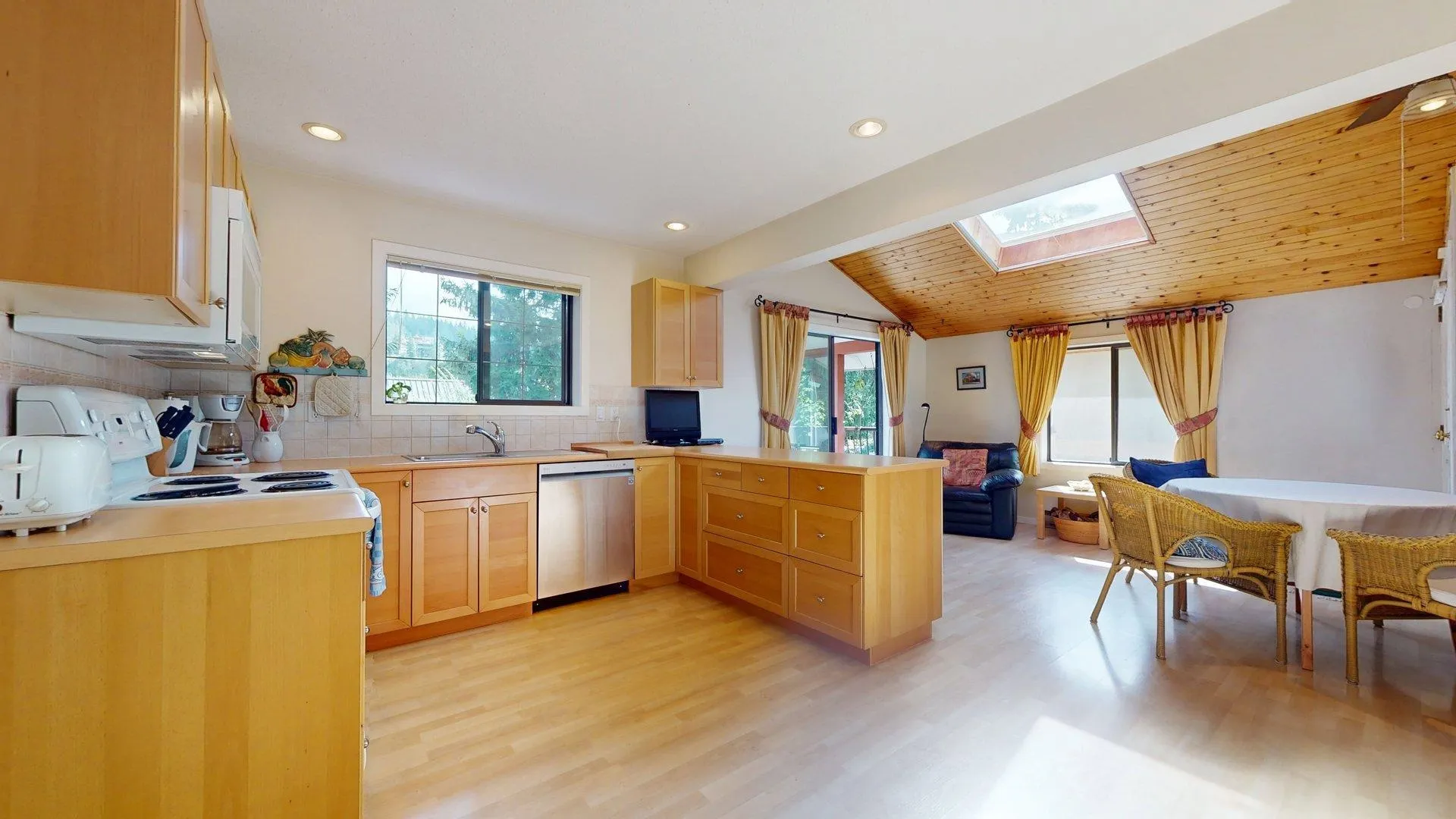 41343 Kingswood Road