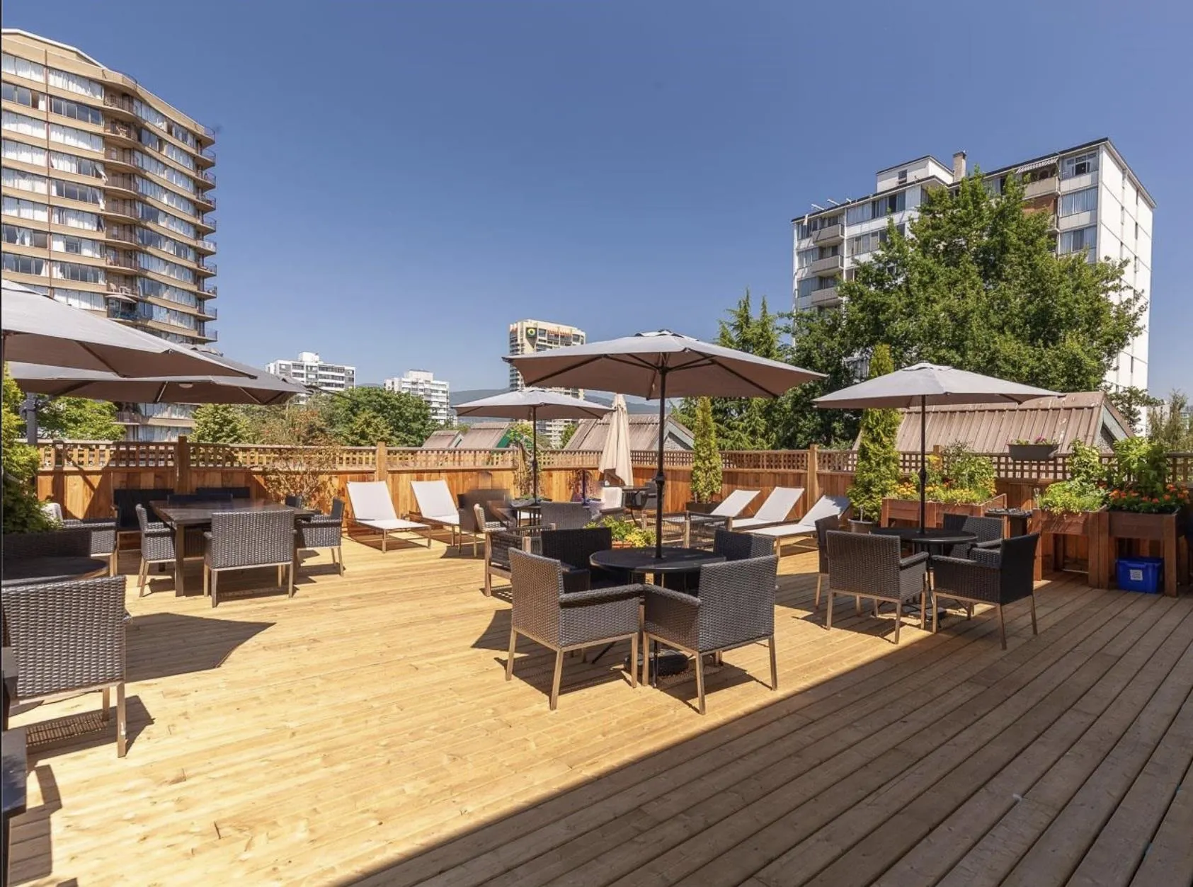 319 1500 Pendrell Street