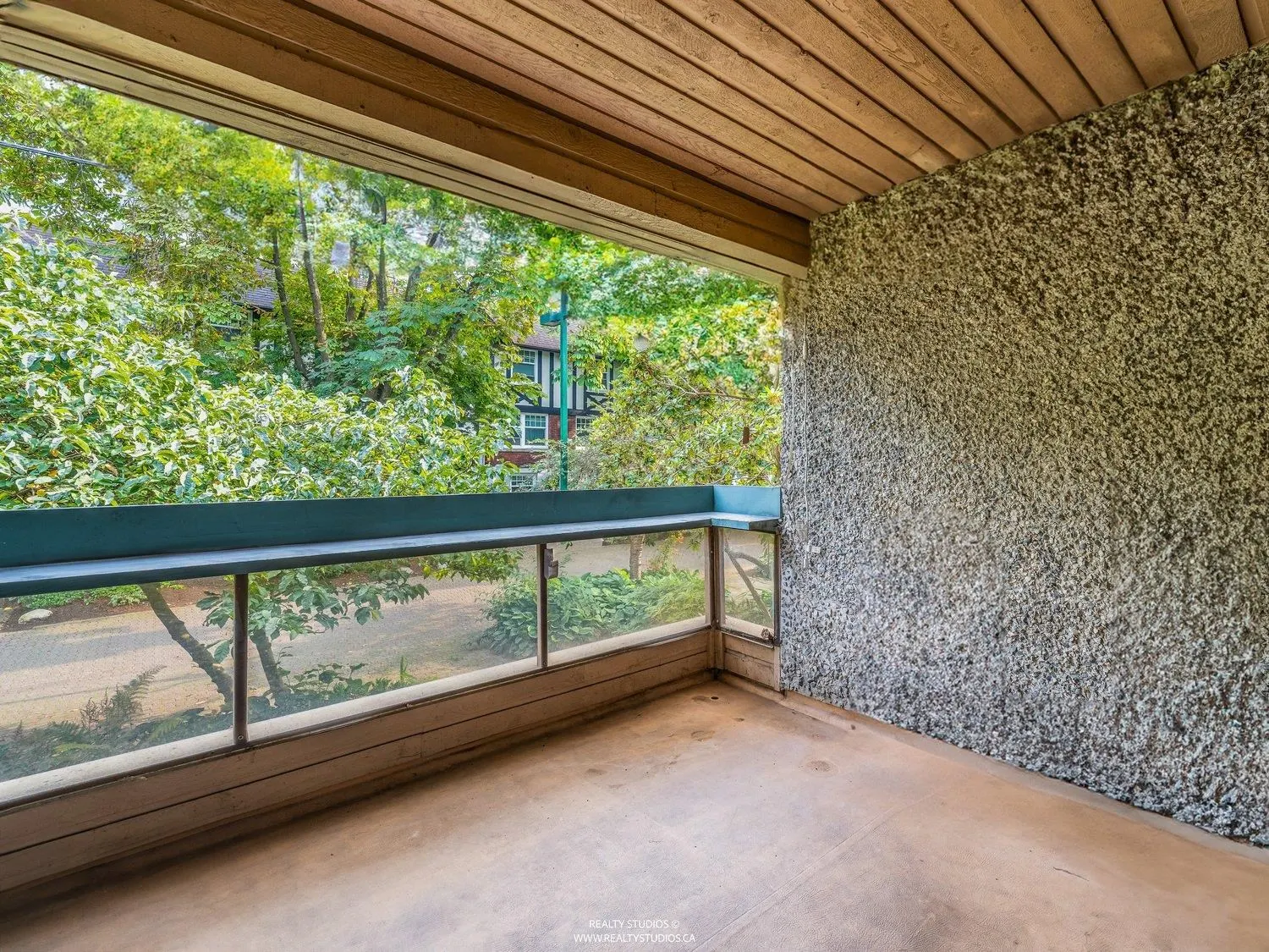 319 1500 Pendrell Street