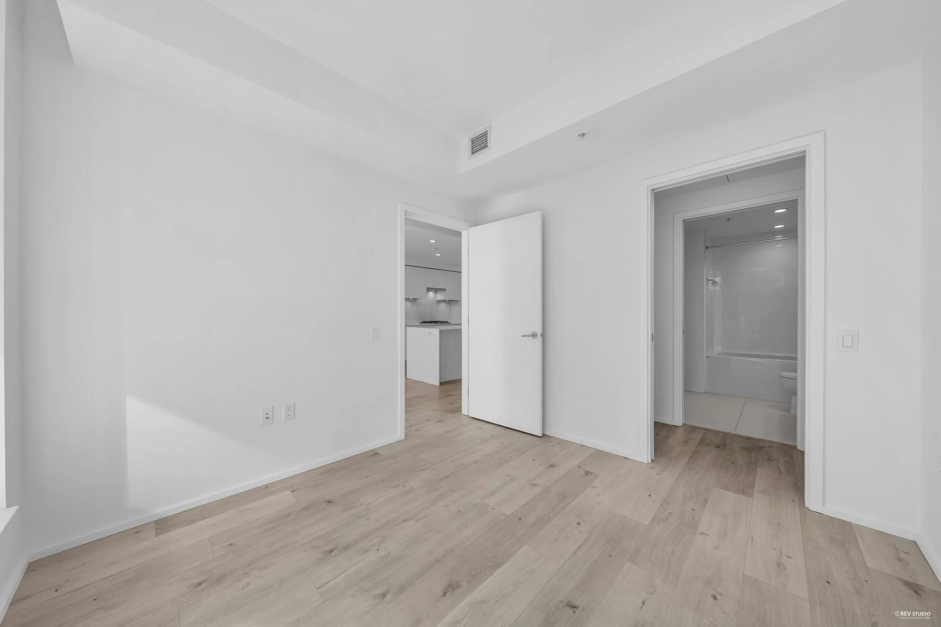 804 3833 Evergreen Place