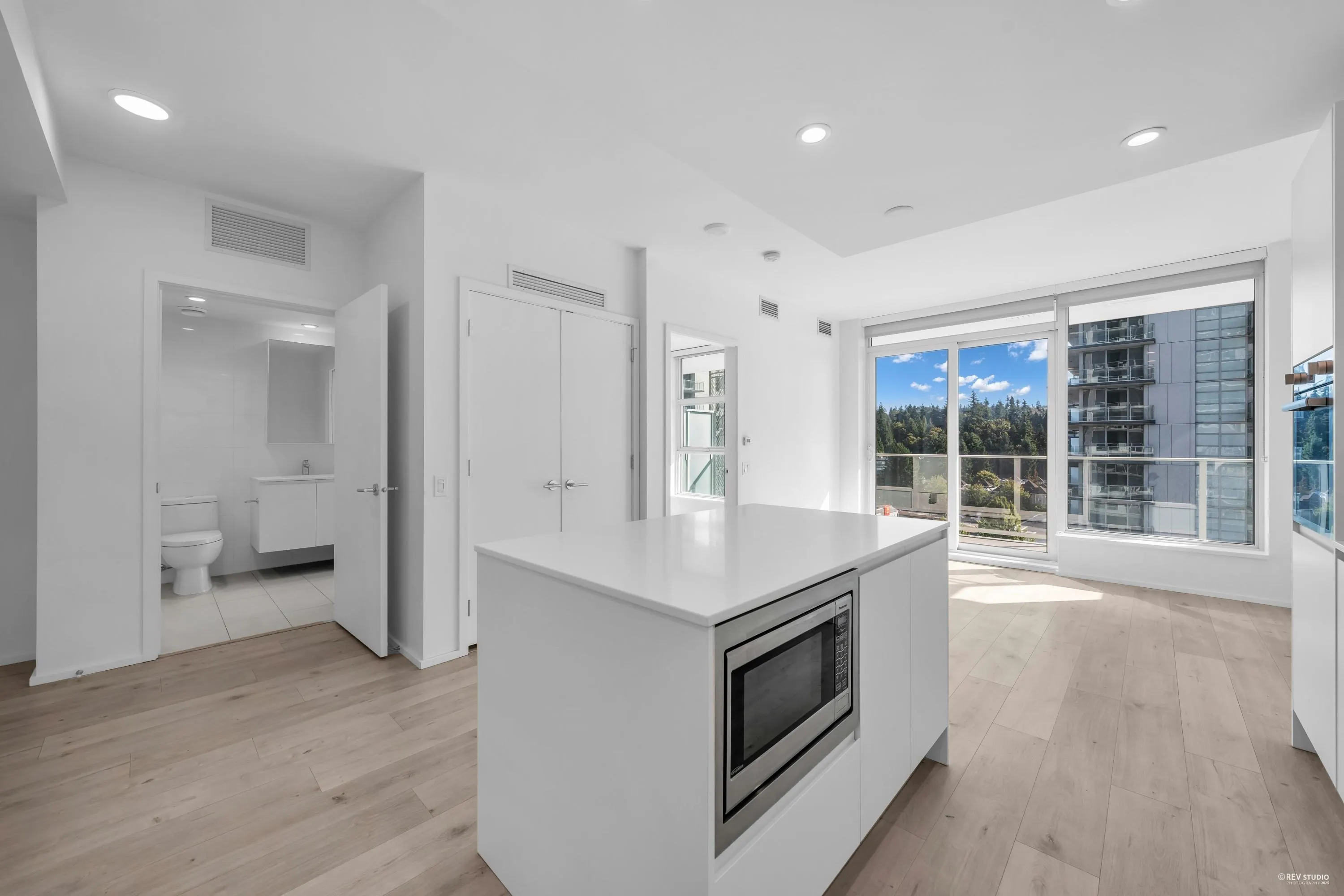 804 3833 Evergreen Place