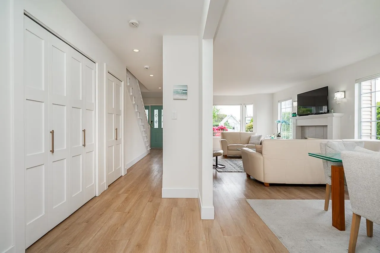 15549 Victoria Avenue