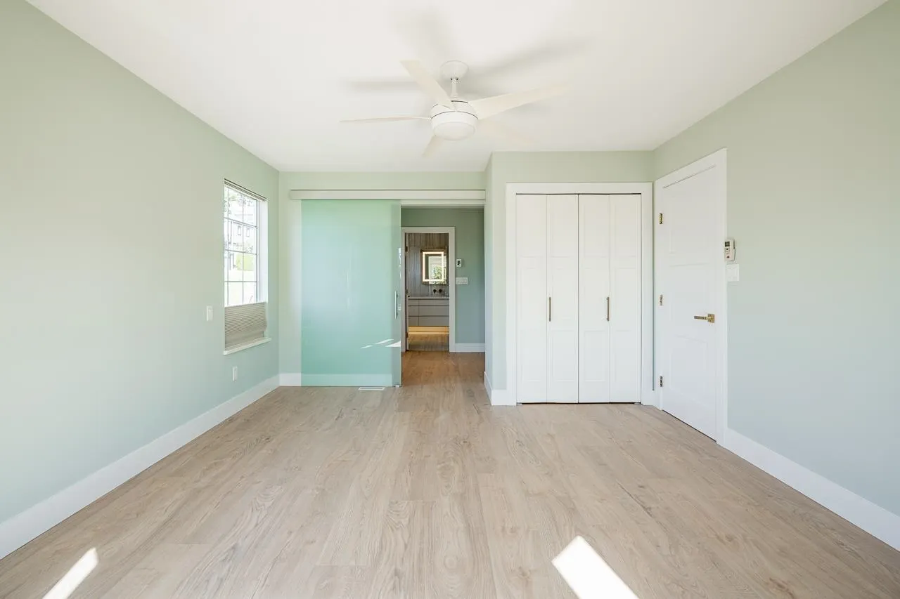 15549 Victoria Avenue