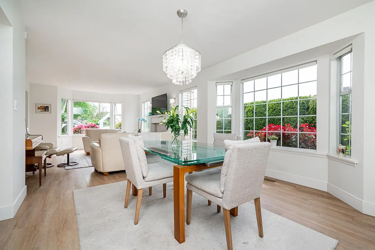 15549 Victoria Avenue