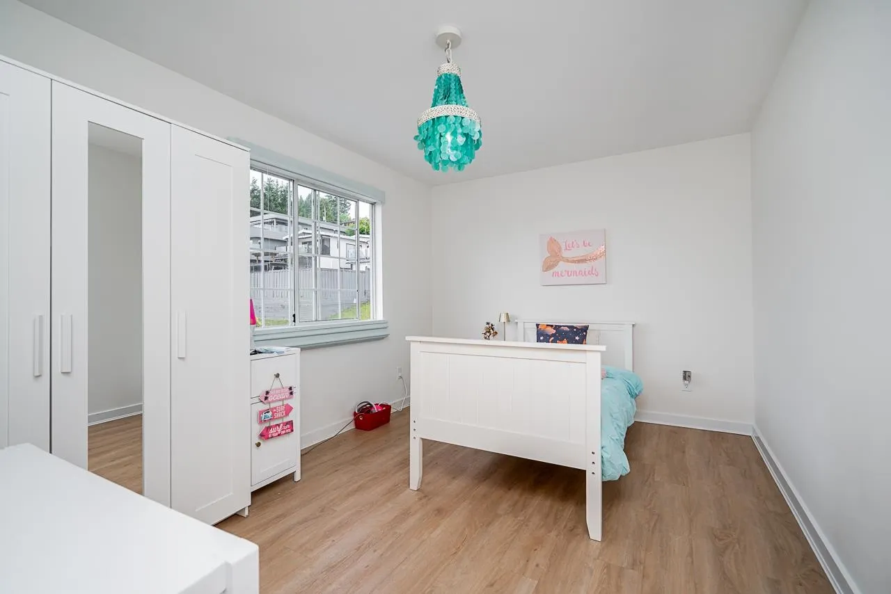 15549 Victoria Avenue