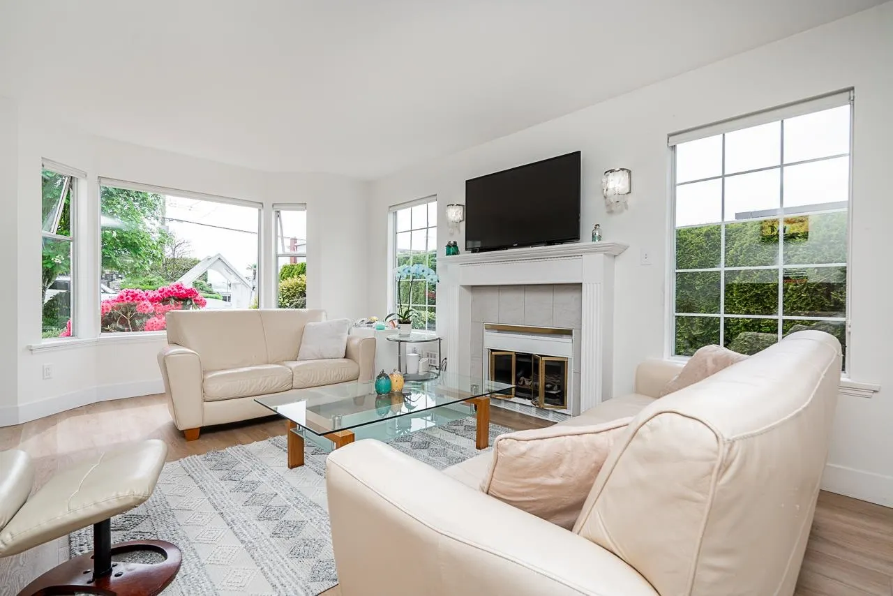 15549 Victoria Avenue