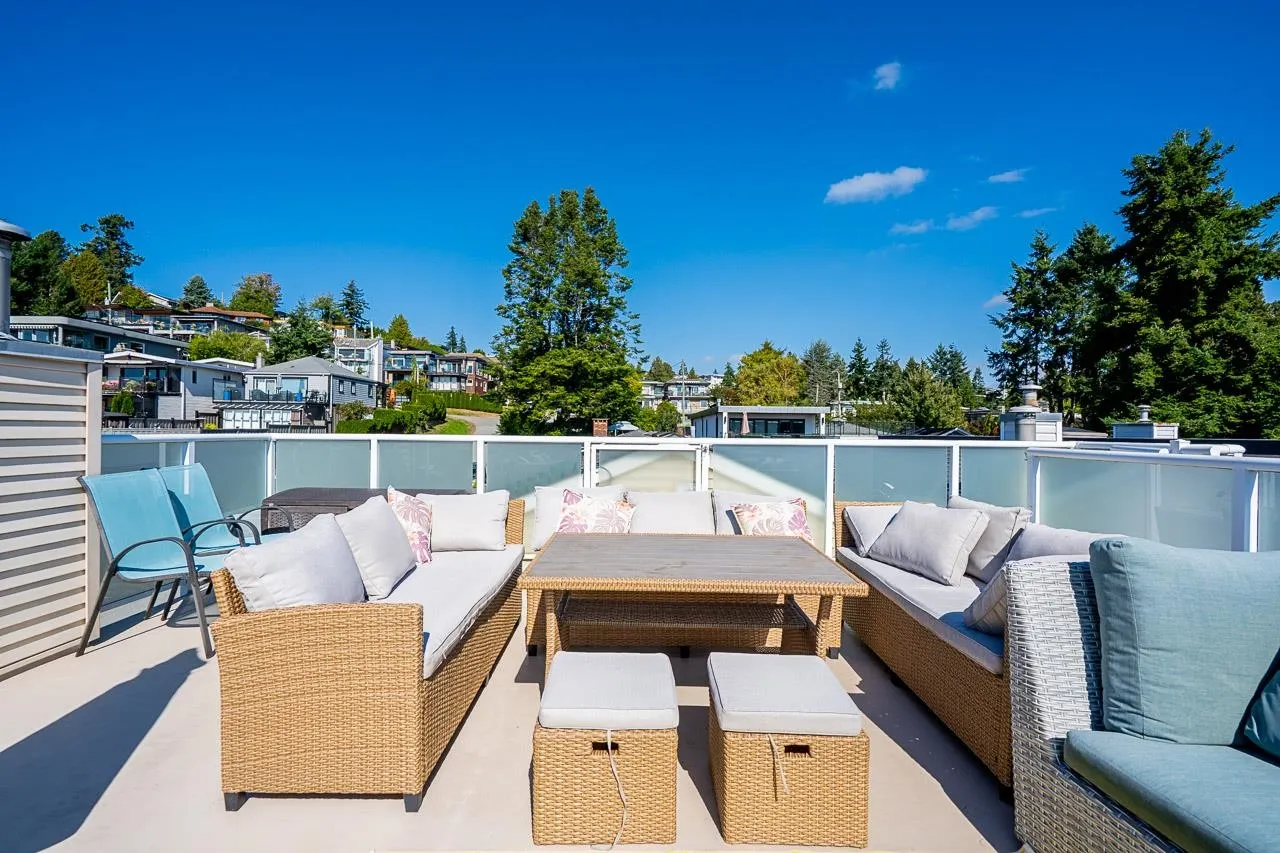 15549 Victoria Avenue