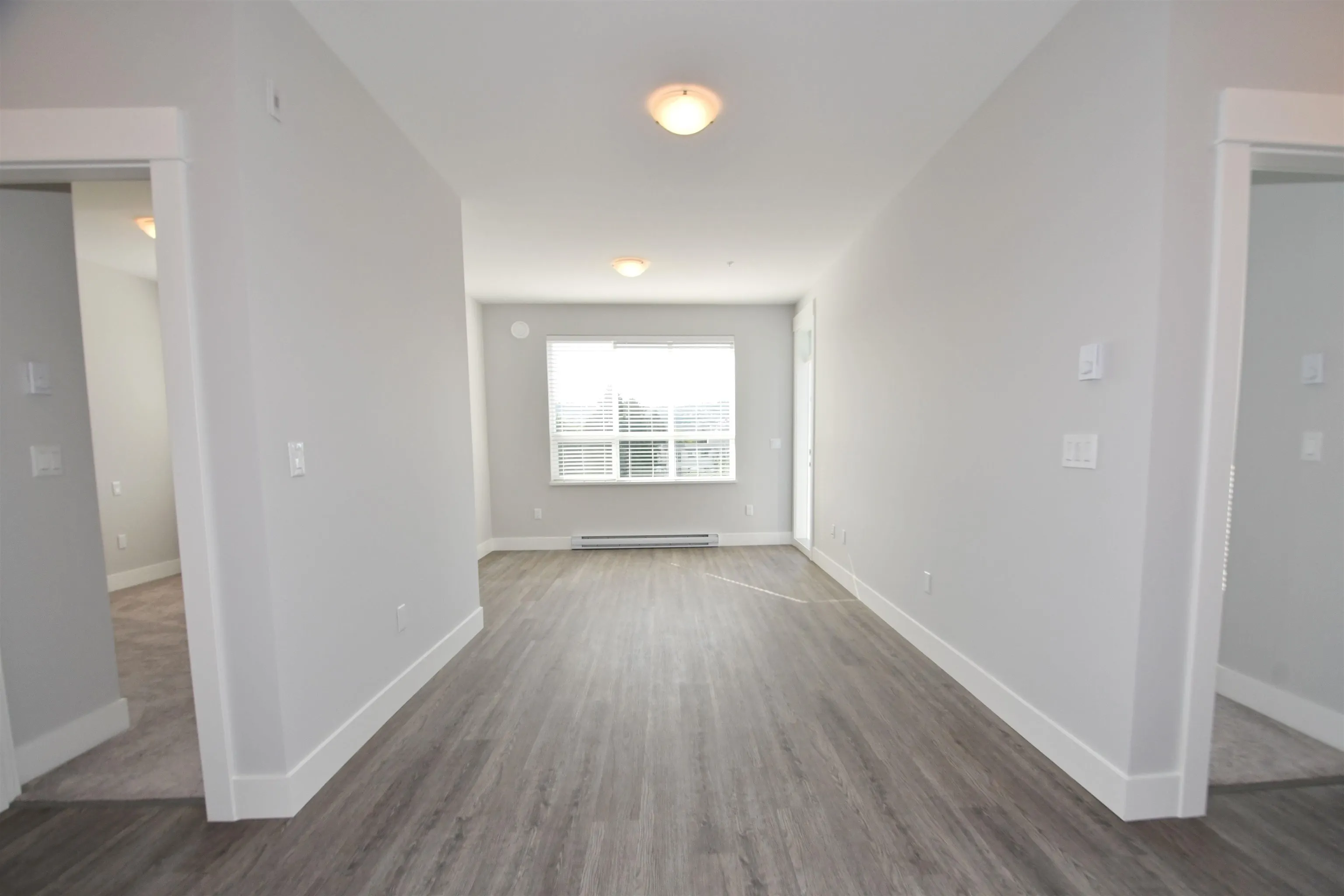 4607 2180 Kelly Avenue