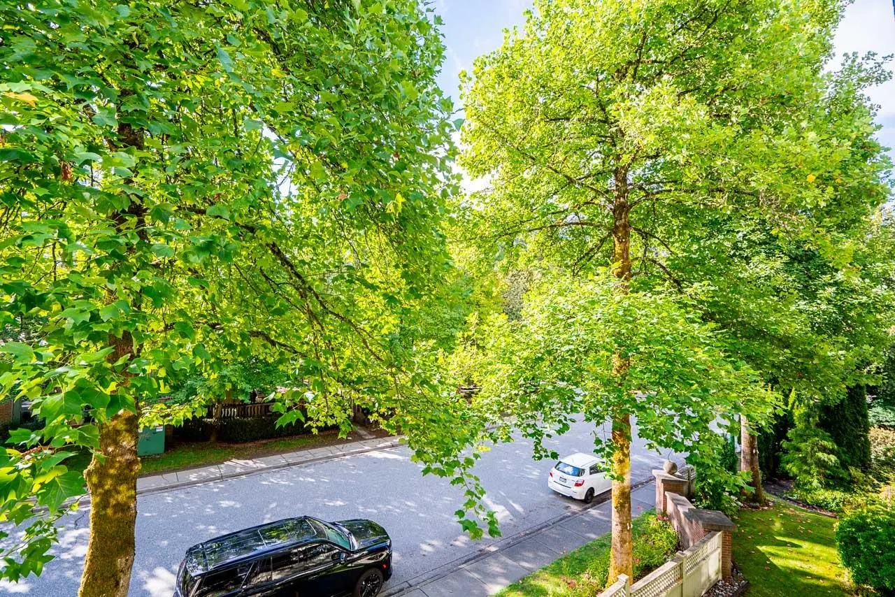 304 3670 Banff Court