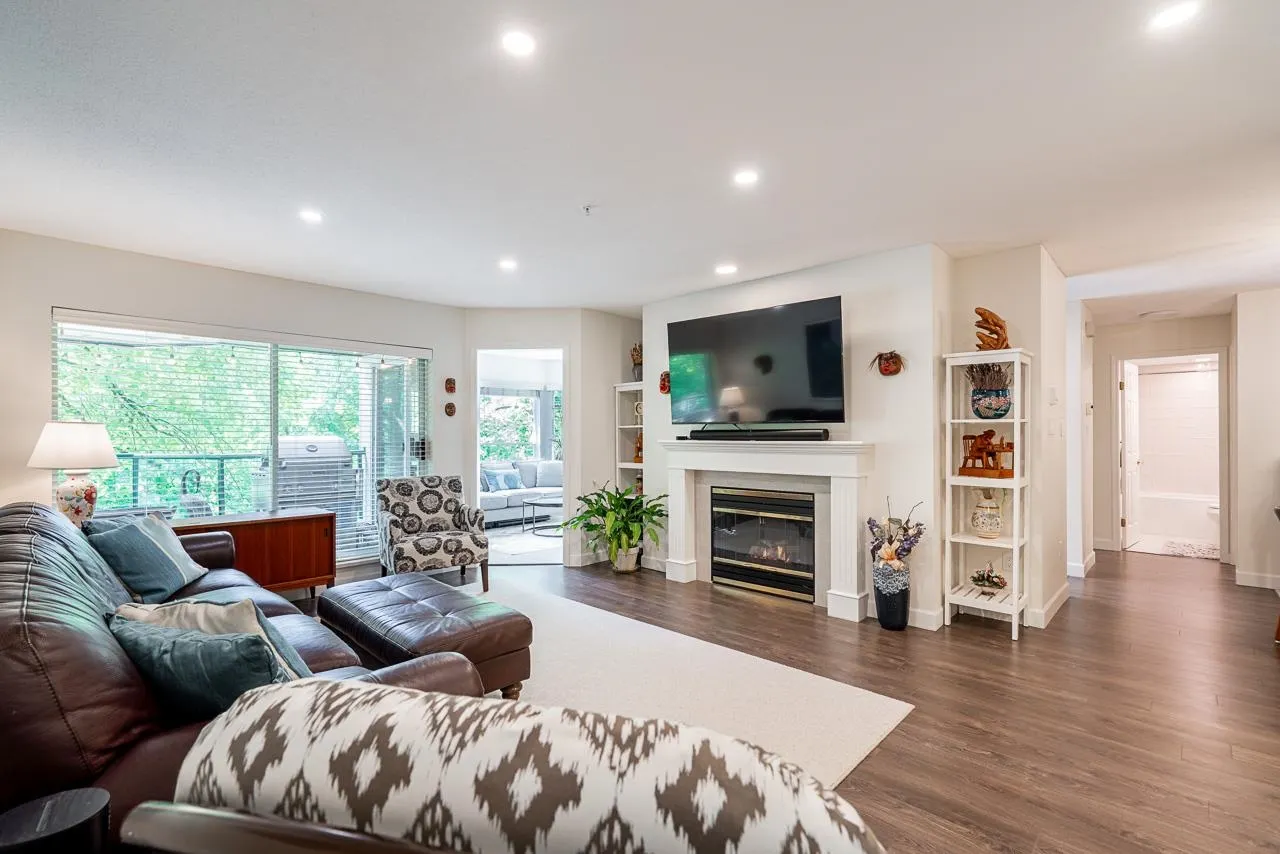 304 3670 Banff Court