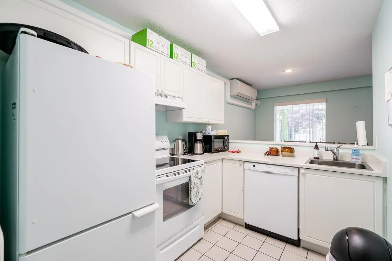 304 3670 Banff Court