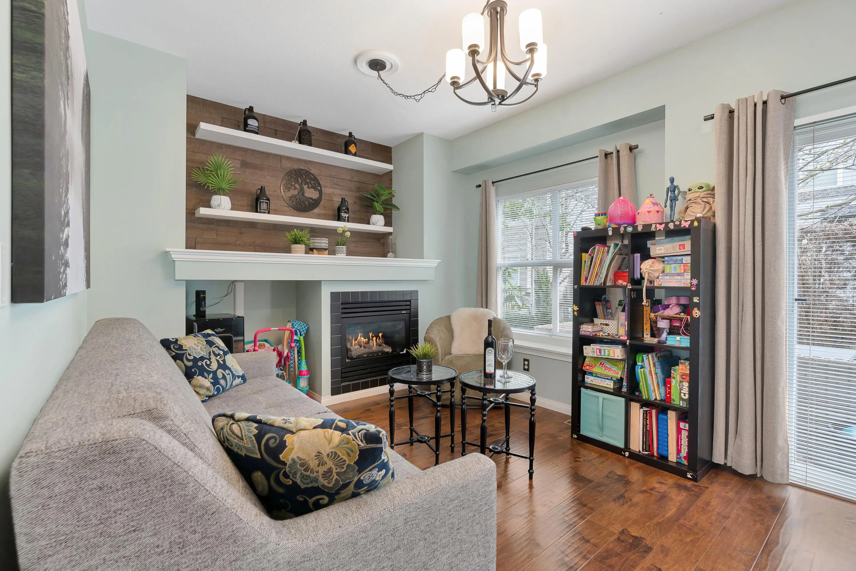 12 1055 Riverwood Gate