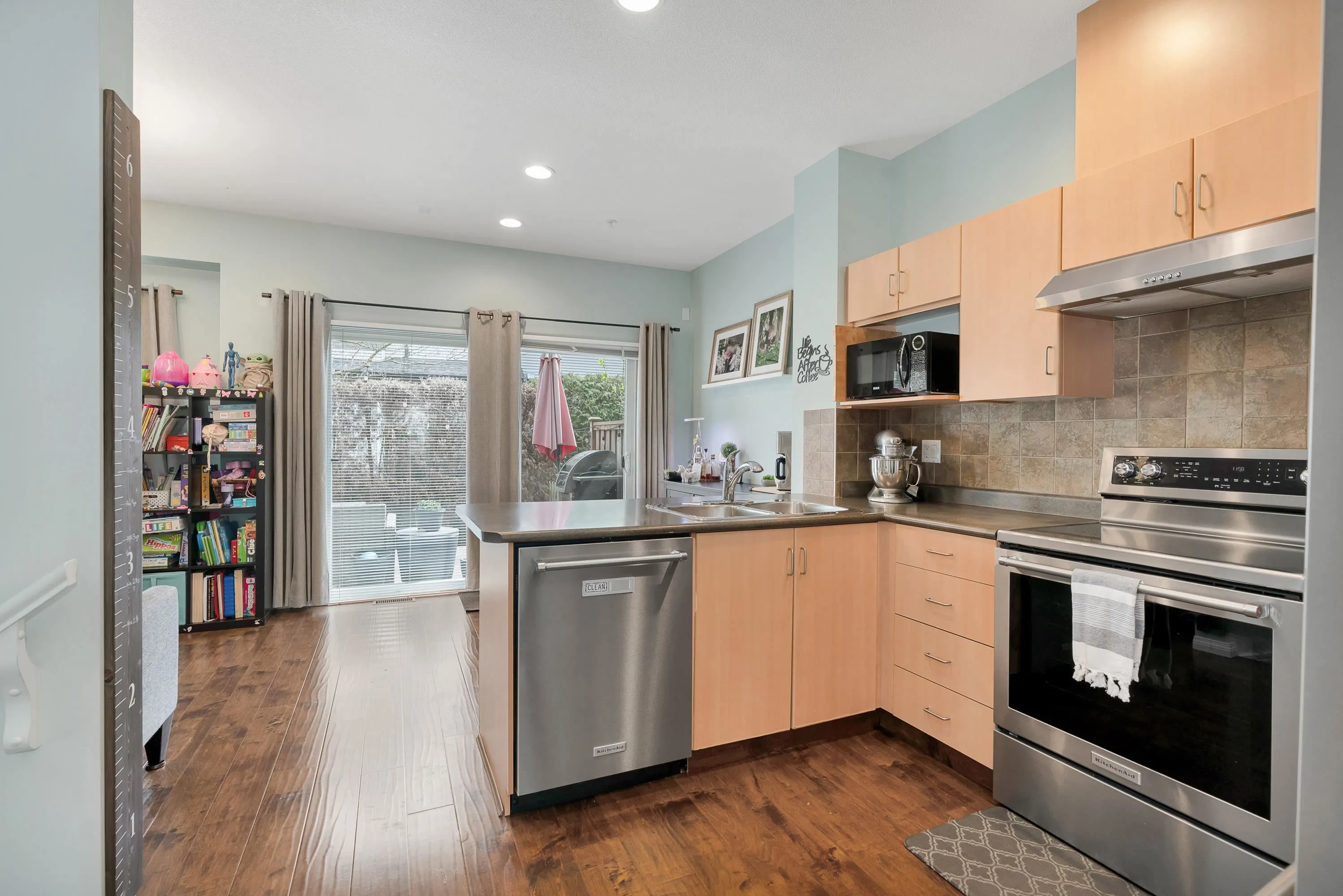 12 1055 Riverwood Gate