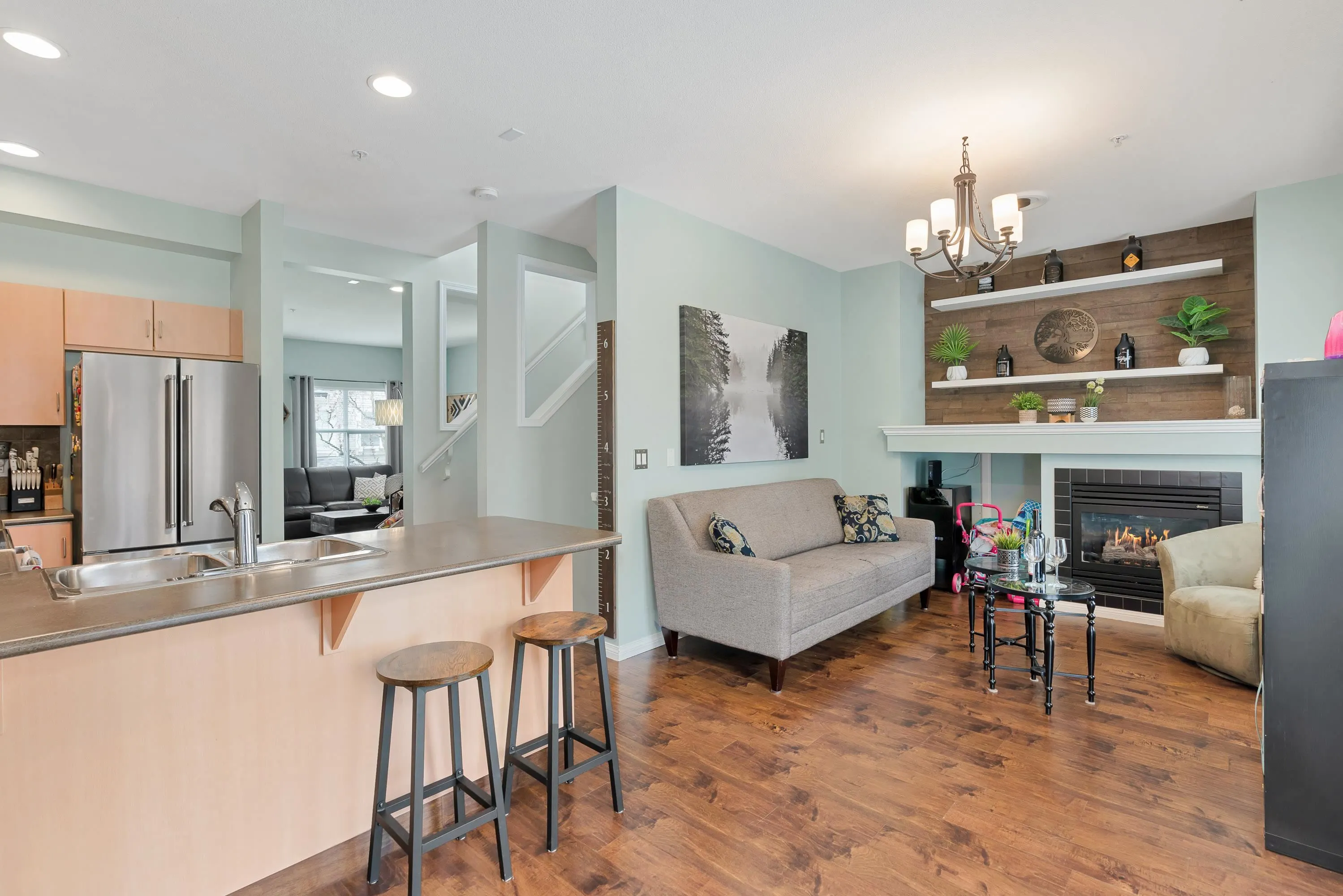 12 1055 Riverwood Gate