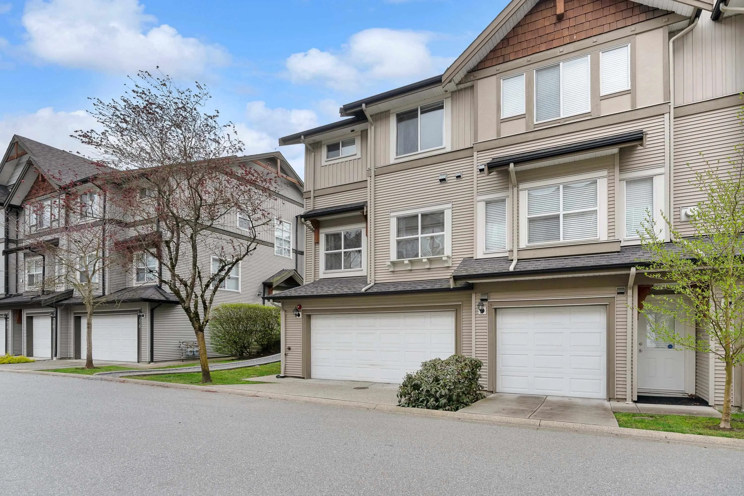 12 1055 Riverwood Gate