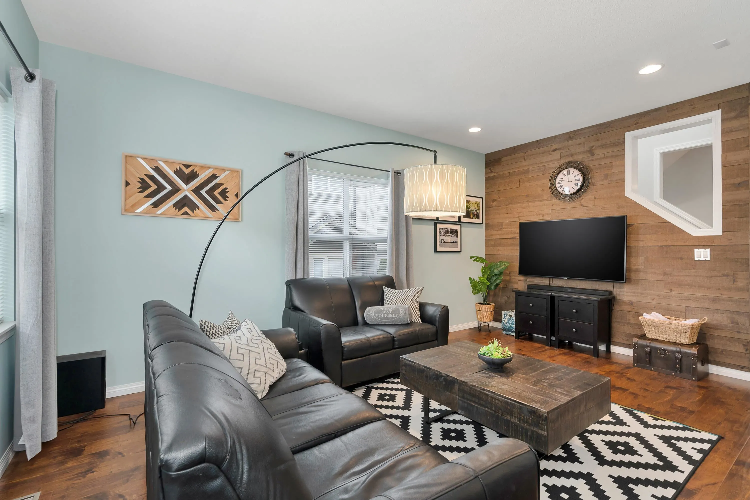 12 1055 Riverwood Gate