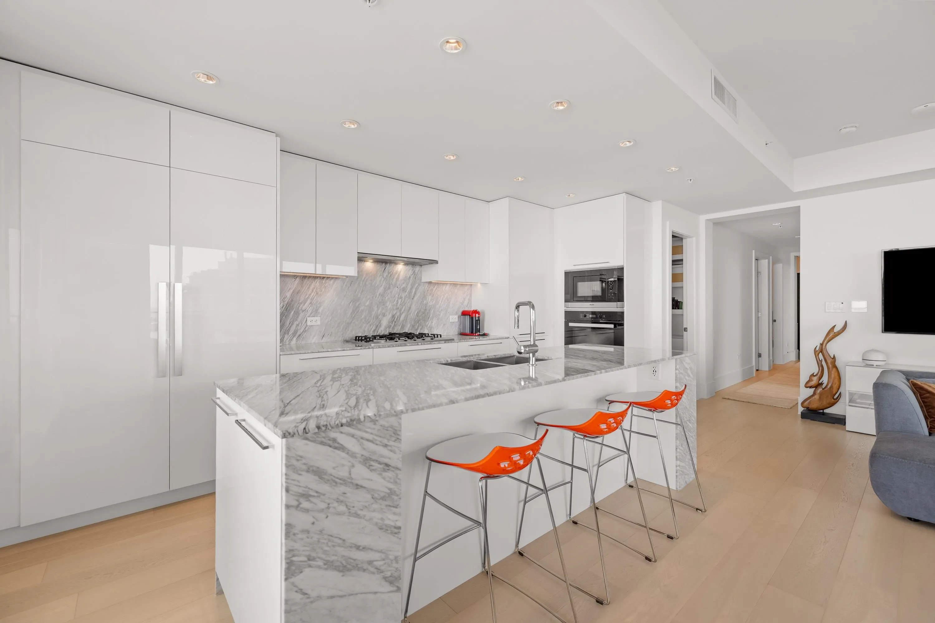 1804 1501 Foster Street