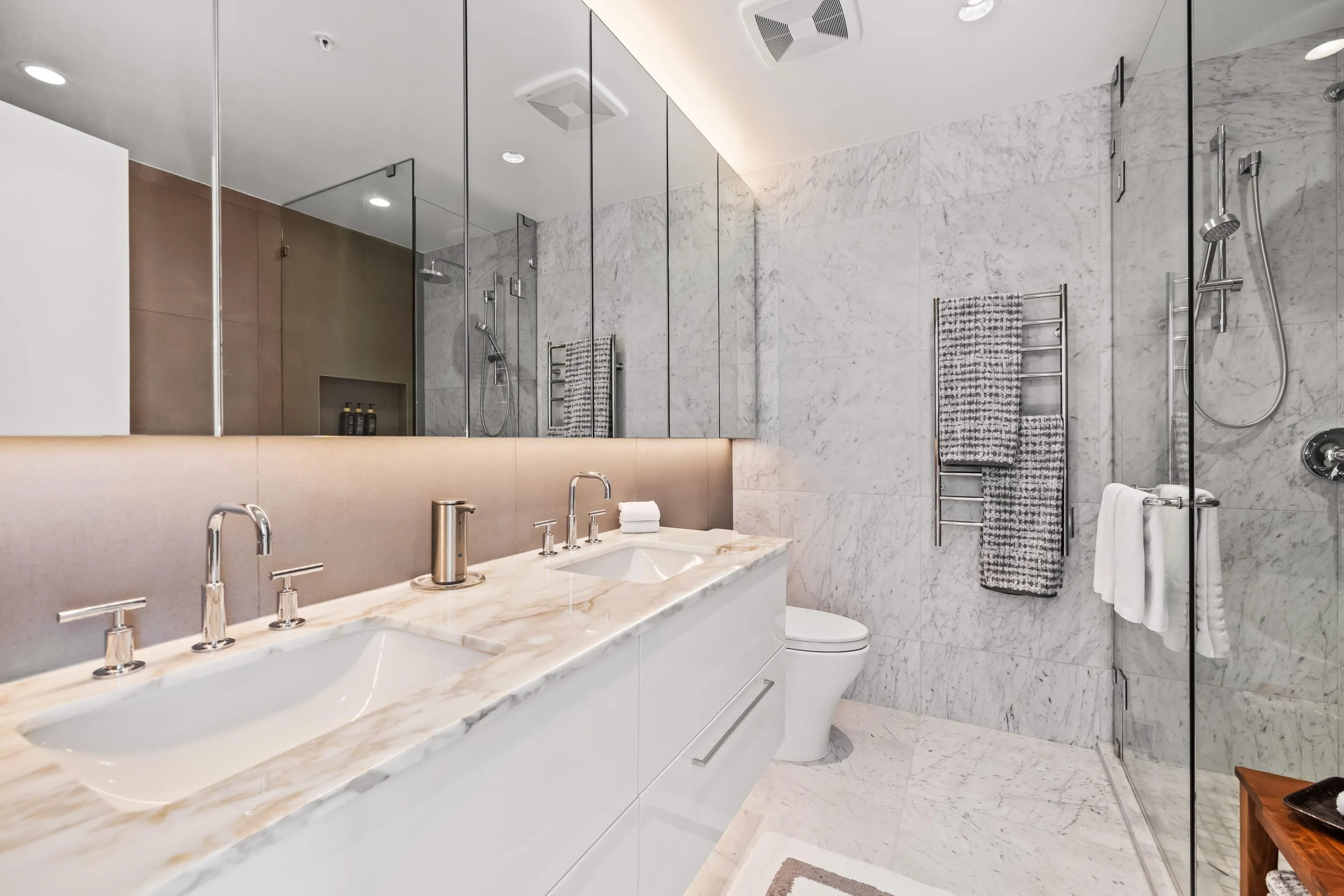 1804 1501 Foster Street