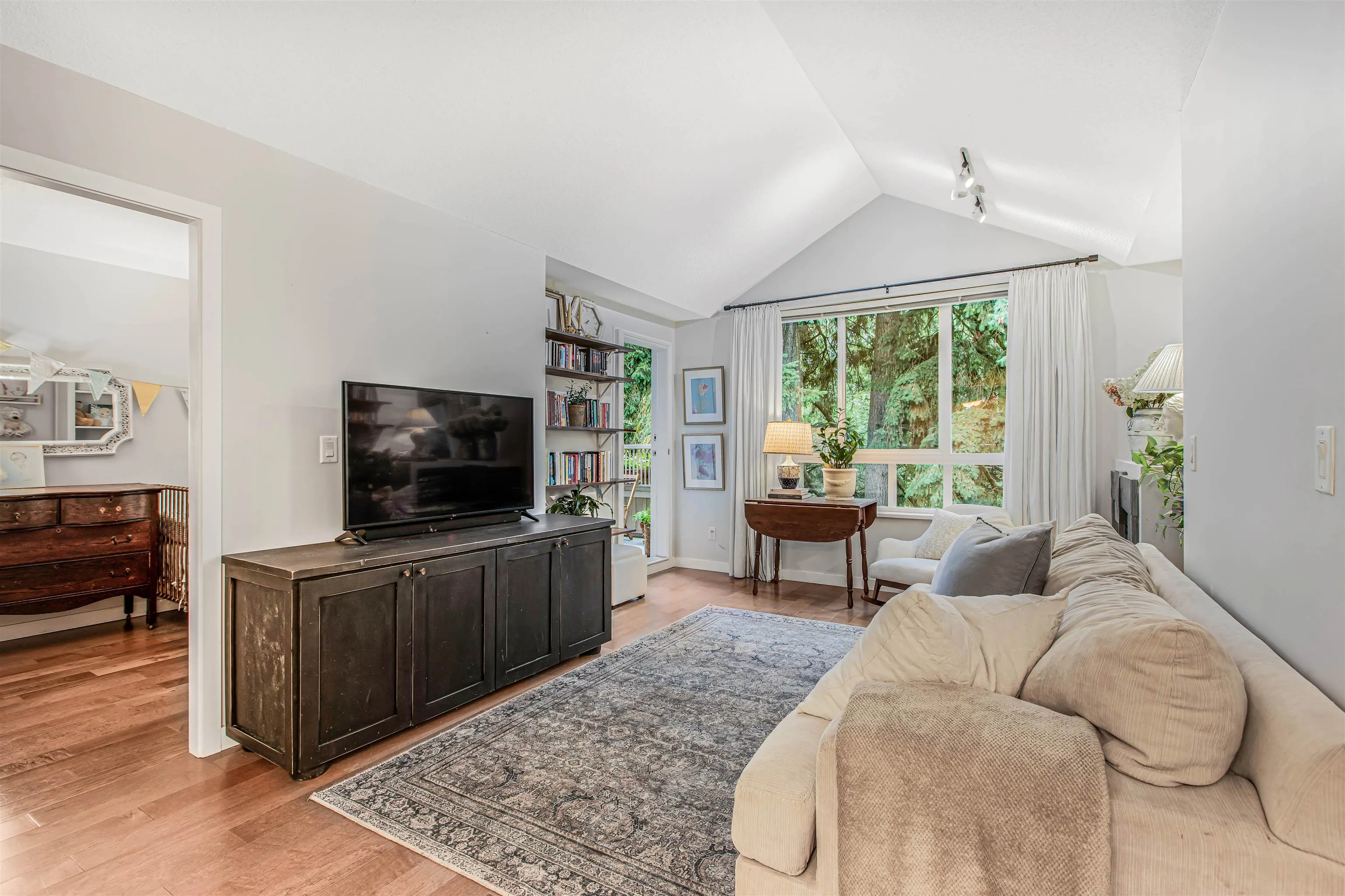 PH8 7383 Griffiths Drive