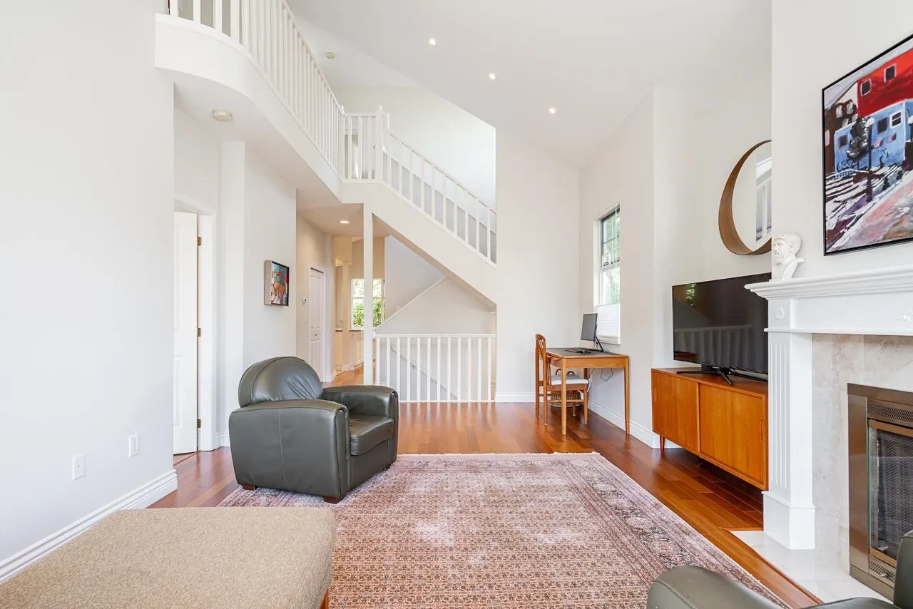 45 5221 Oakmount Crescent