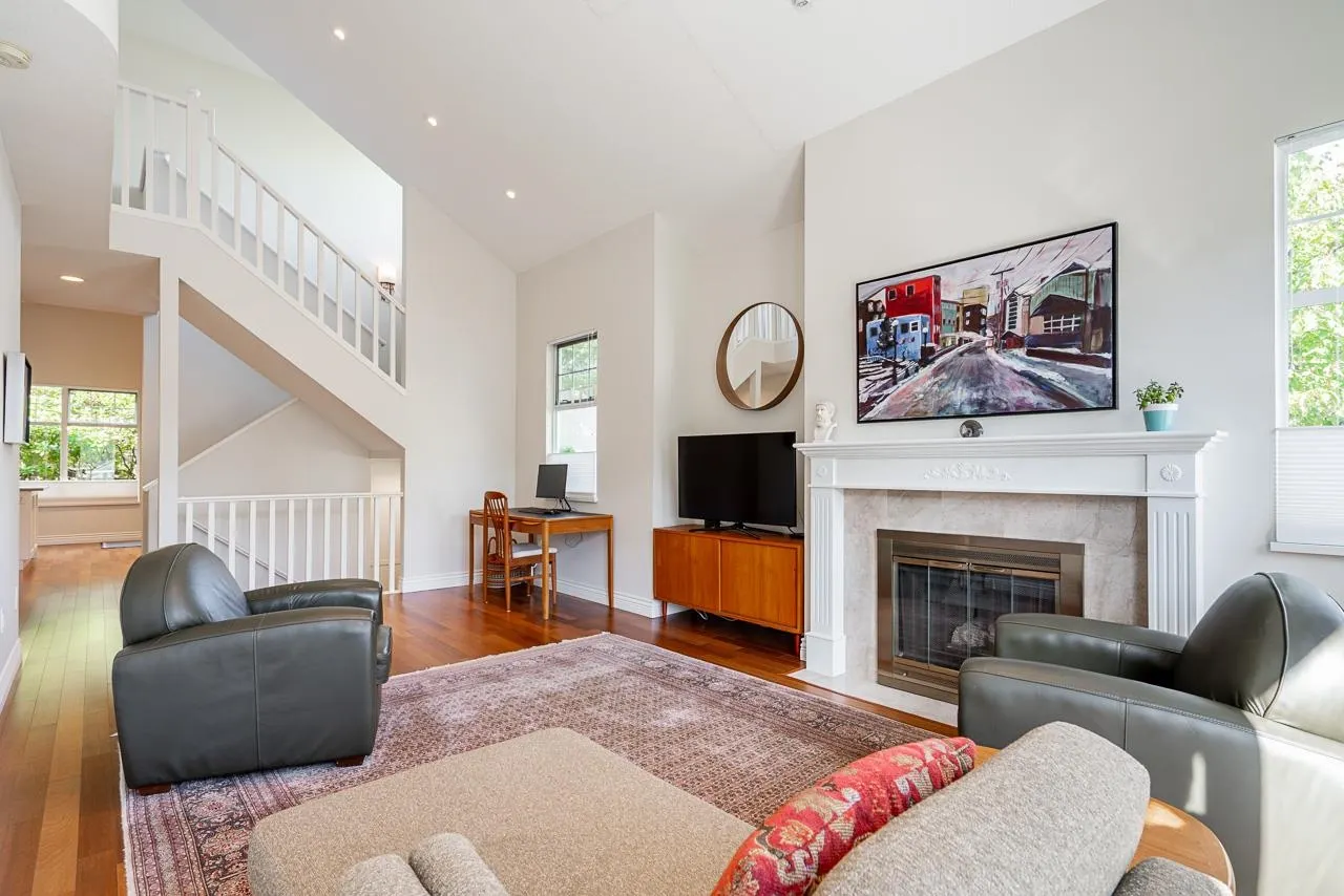 45 5221 Oakmount Crescent