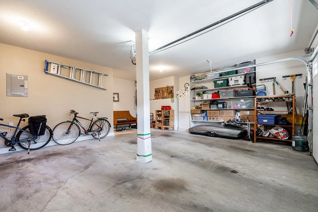 45 5221 Oakmount Crescent