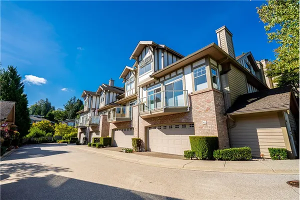 45 5221 Oakmount Crescent