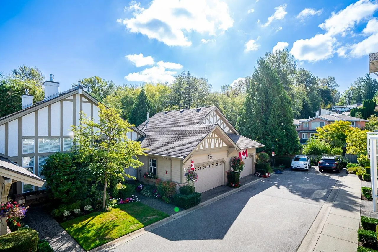 45 5221 Oakmount Crescent