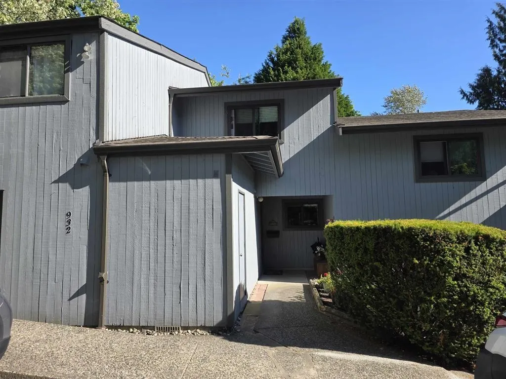930 Blackstock Road