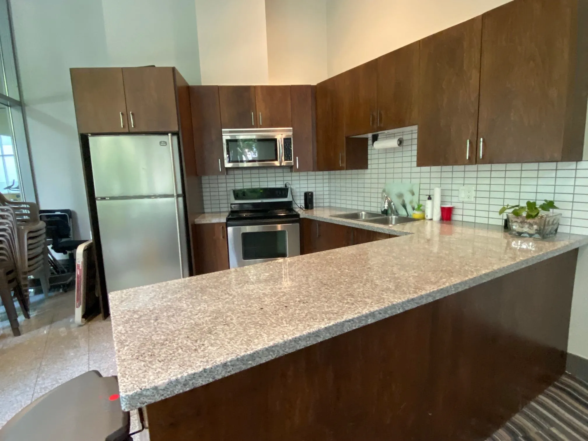 204 1050 Smithe Street