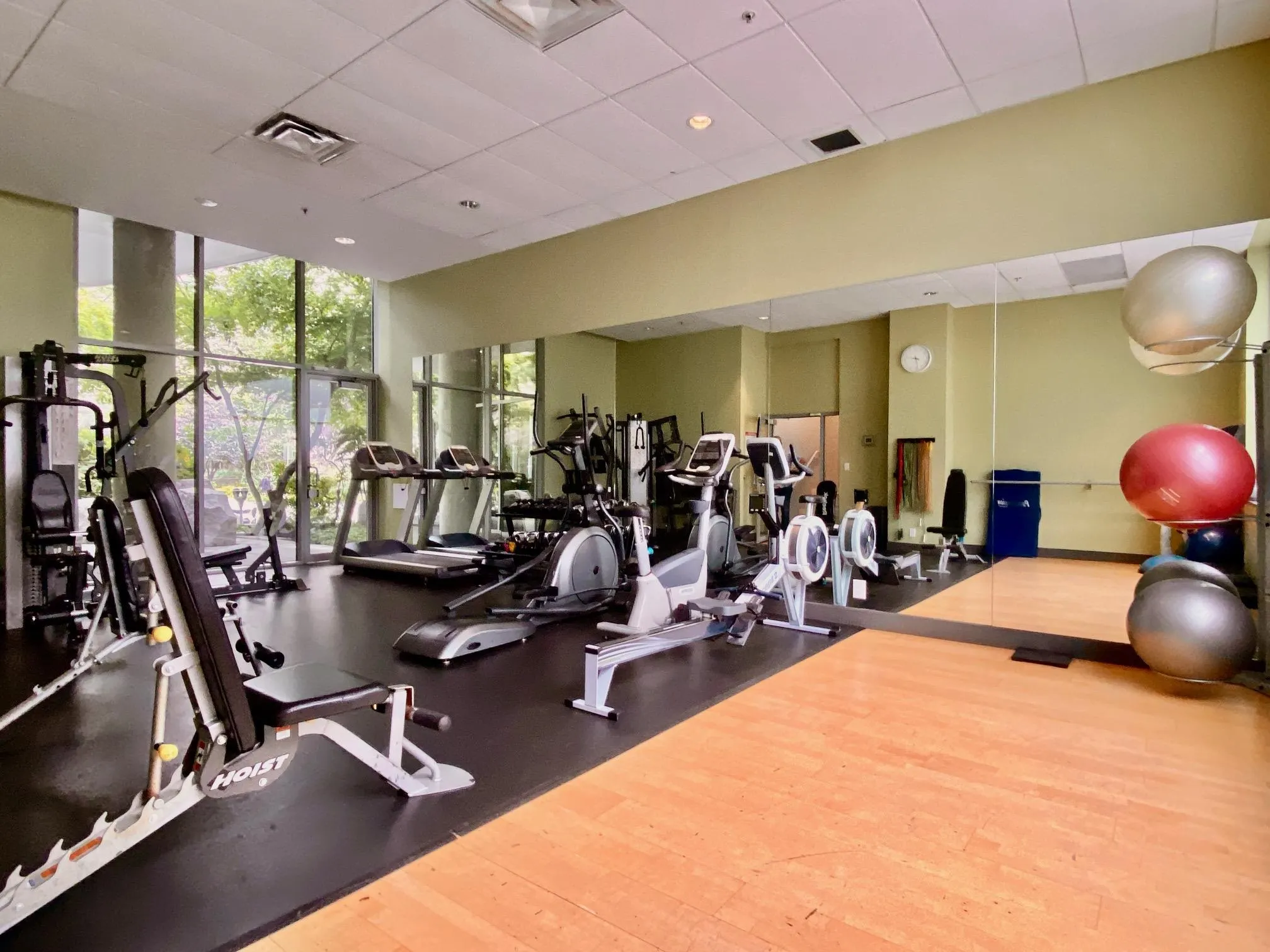 204 1050 Smithe Street