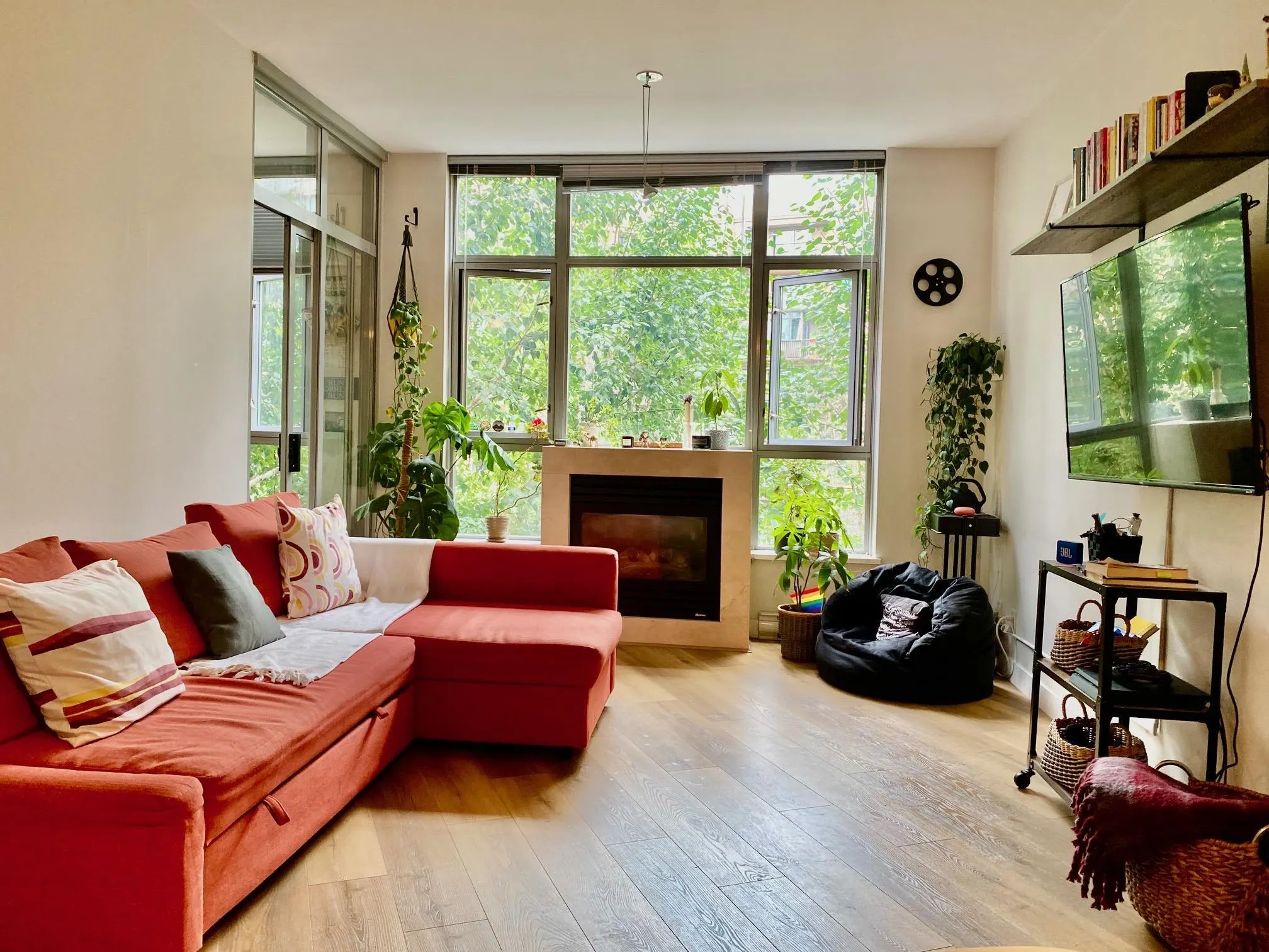 204 1050 Smithe Street