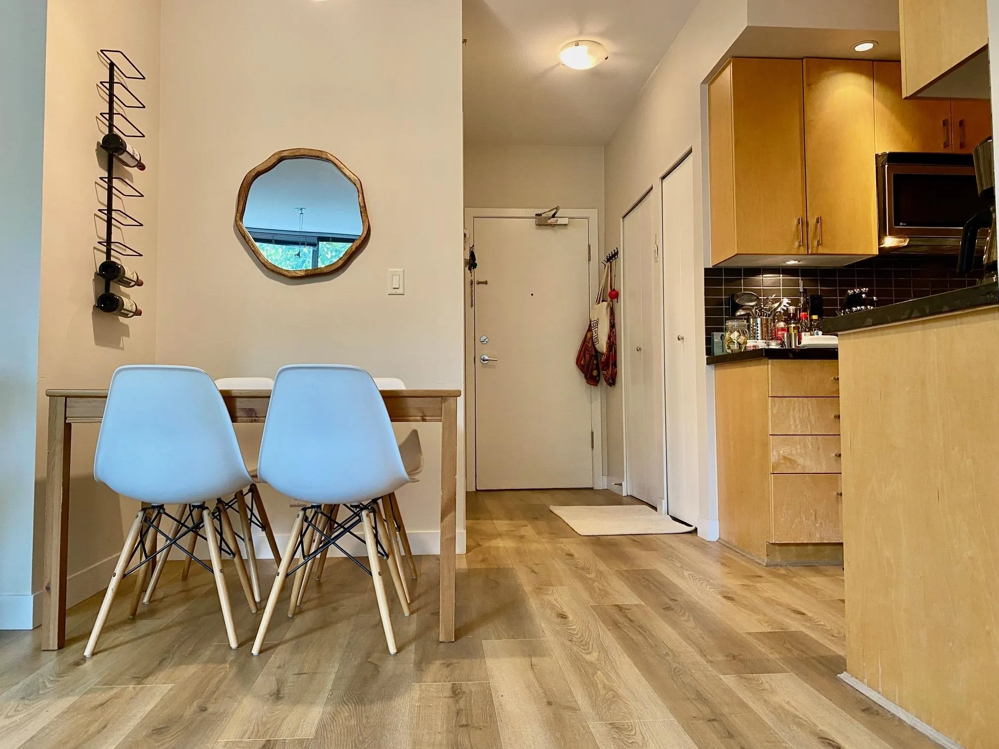 204 1050 Smithe Street