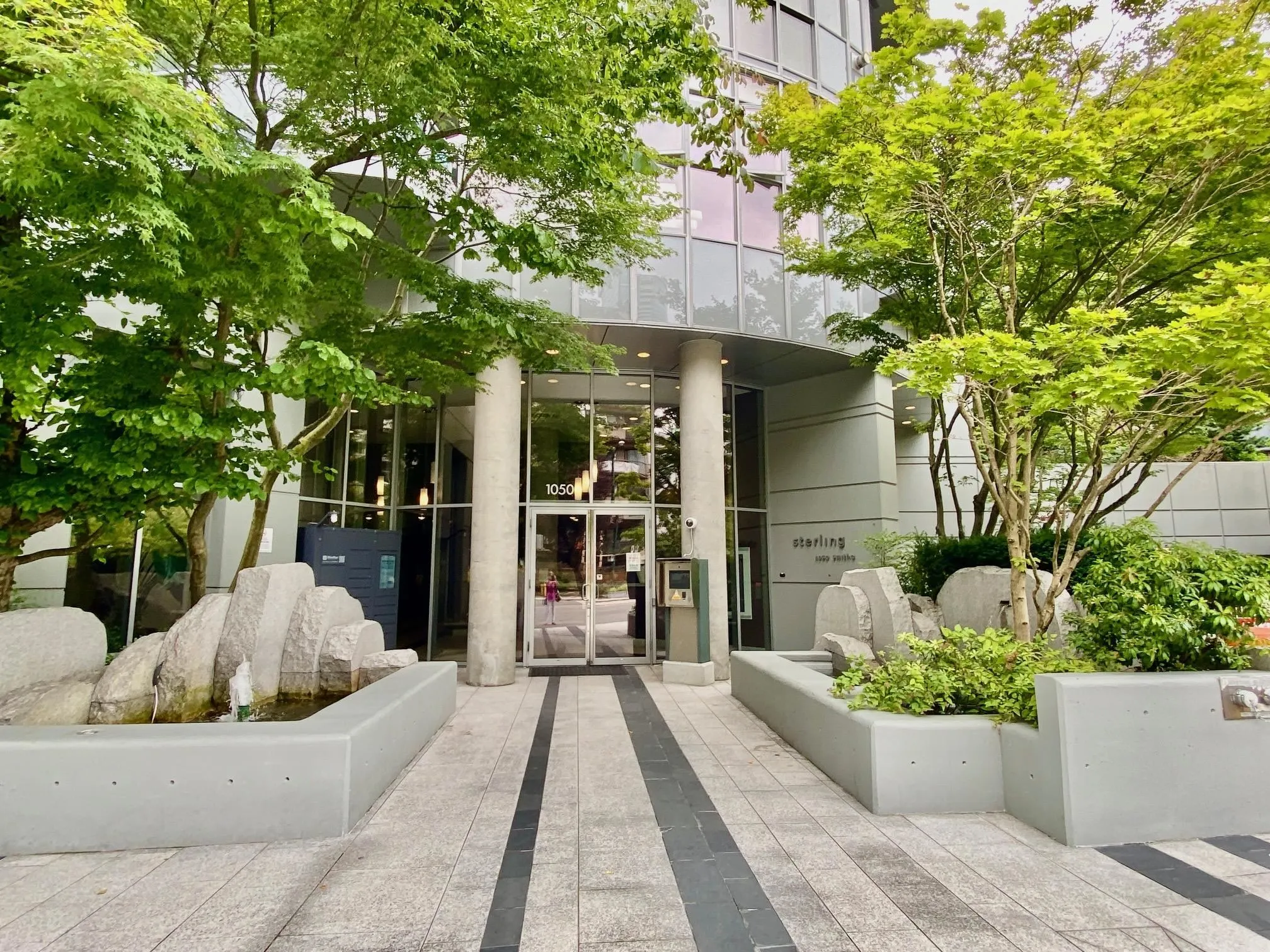 204 1050 Smithe Street