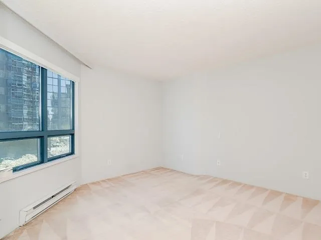 303 1415 W Georgia Street