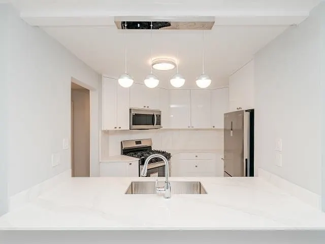 303 1415 W Georgia Street
