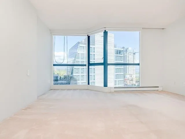 303 1415 W Georgia Street