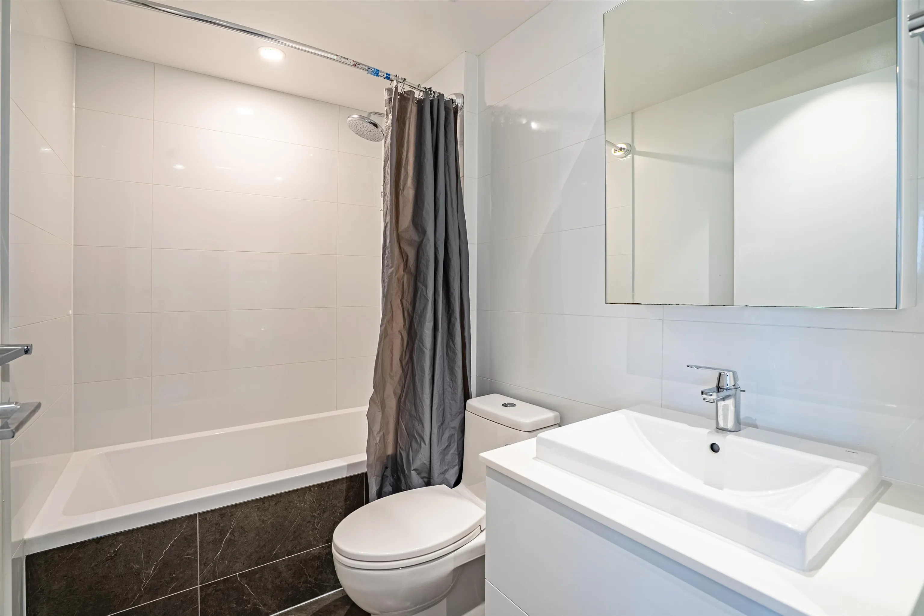 1601 1632 Lions Gate Lane