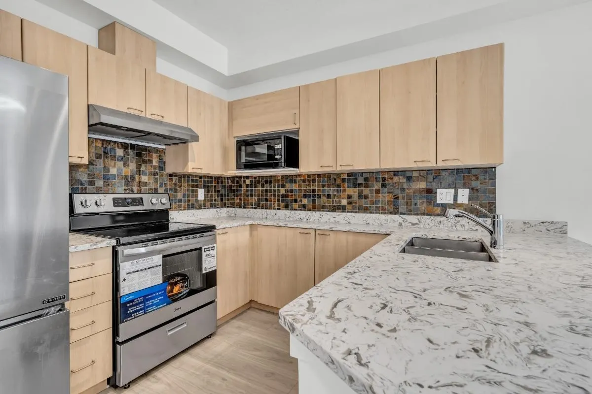 211 12083 92a Avenue