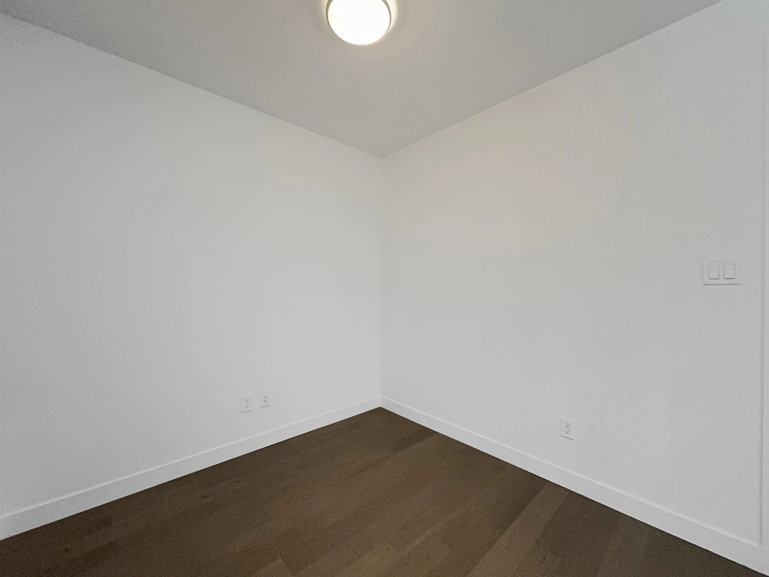 9xx 9060 University Crescent