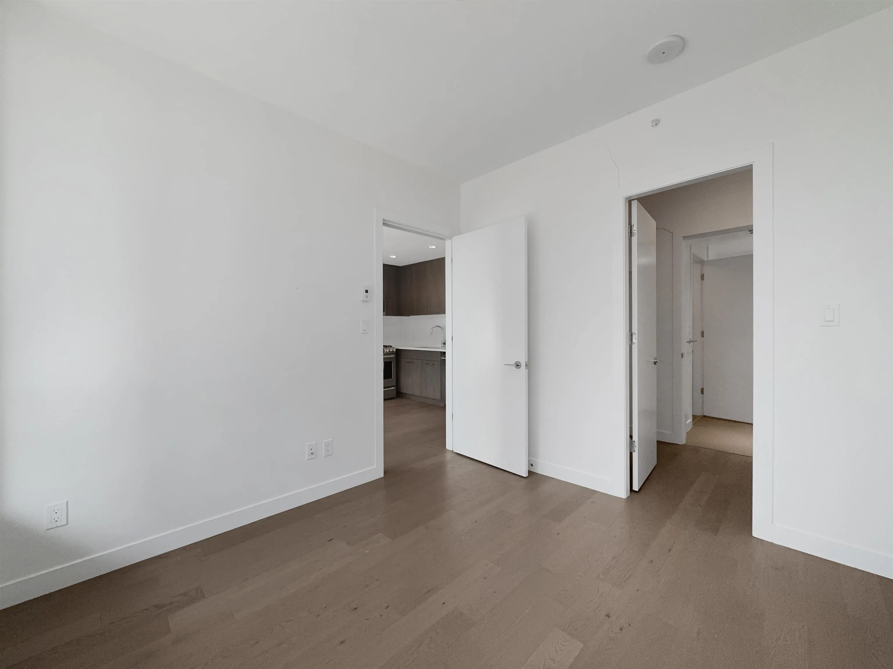 9xx 9060 University Crescent
