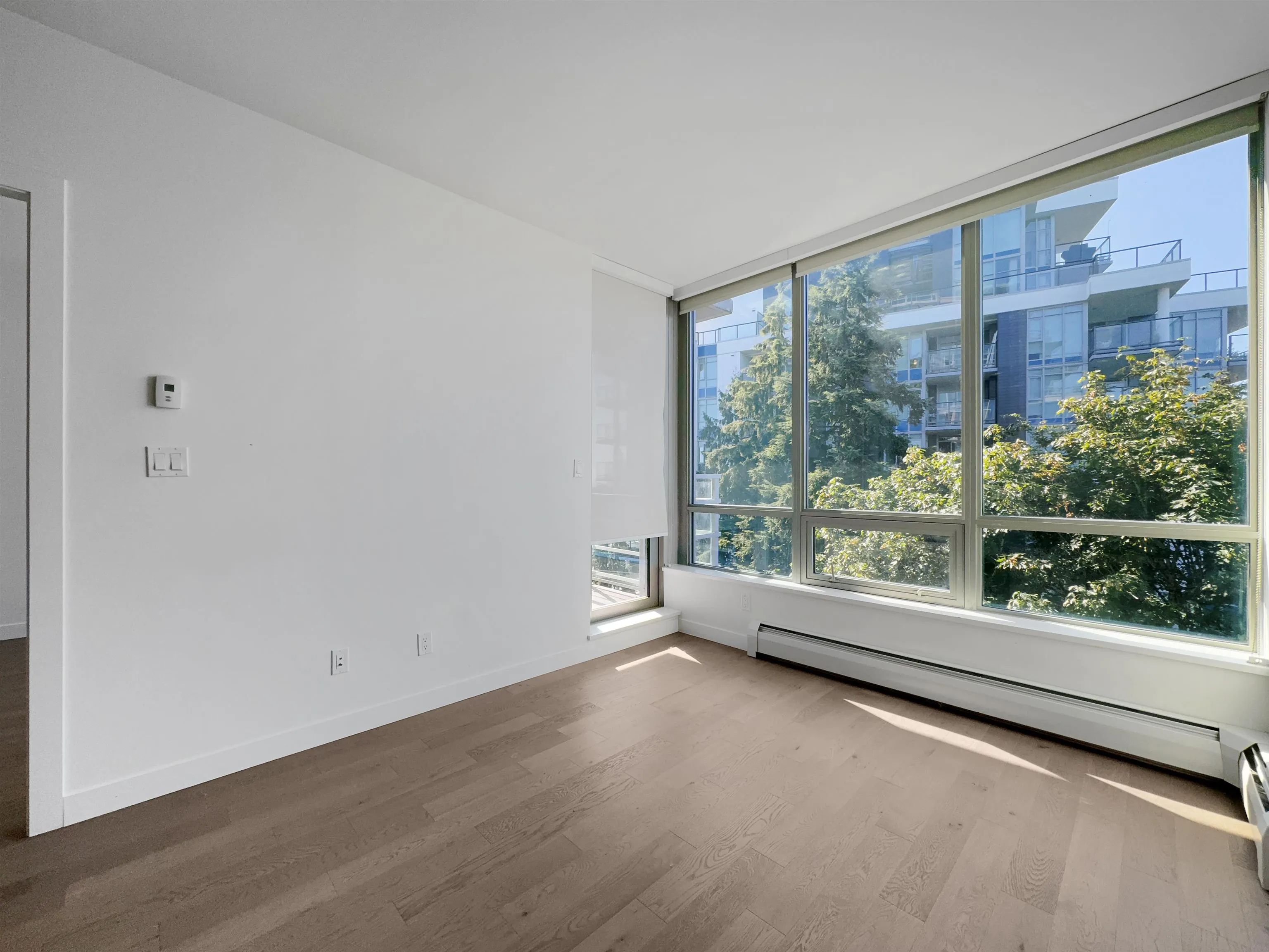 9xx 9060 University Crescent