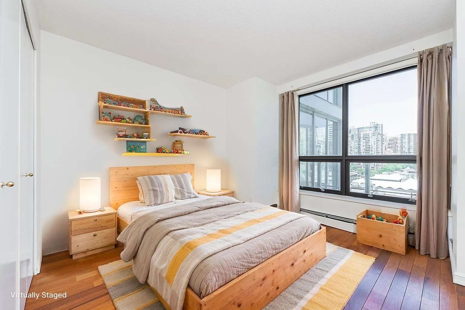 1304 283 Davie Street