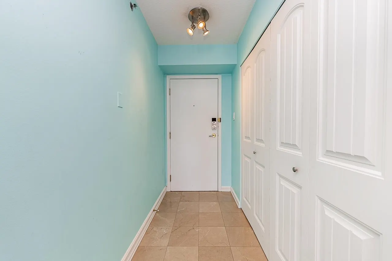 1304 283 Davie Street