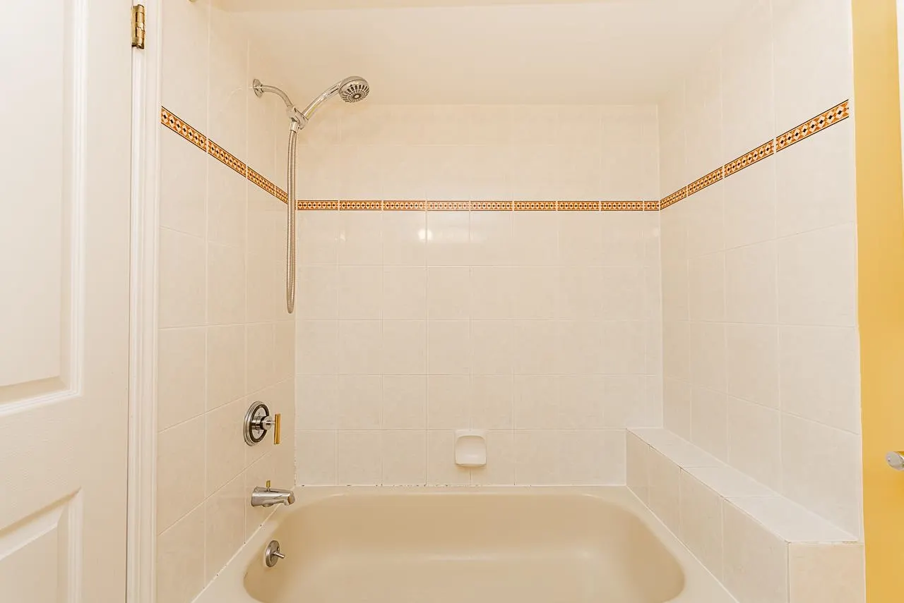 1304 283 Davie Street