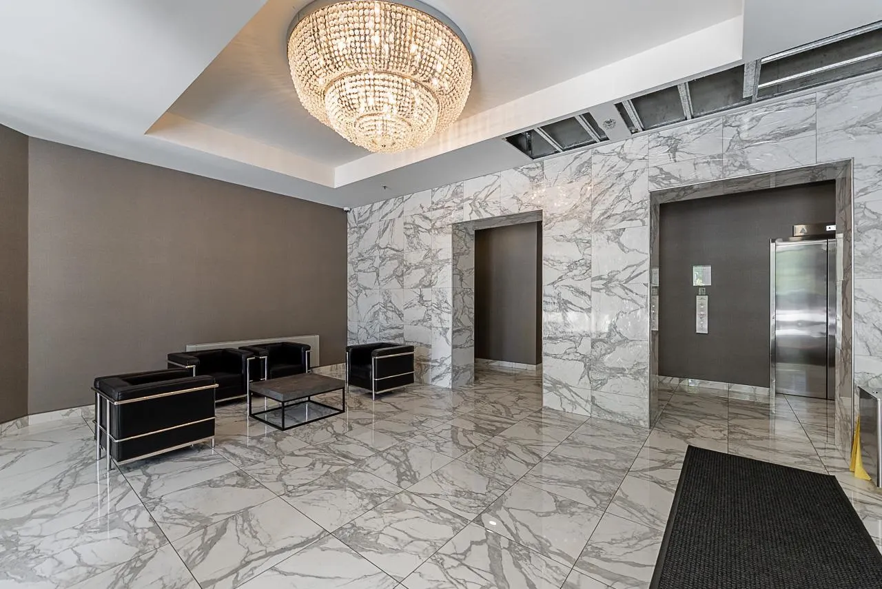 1304 283 Davie Street