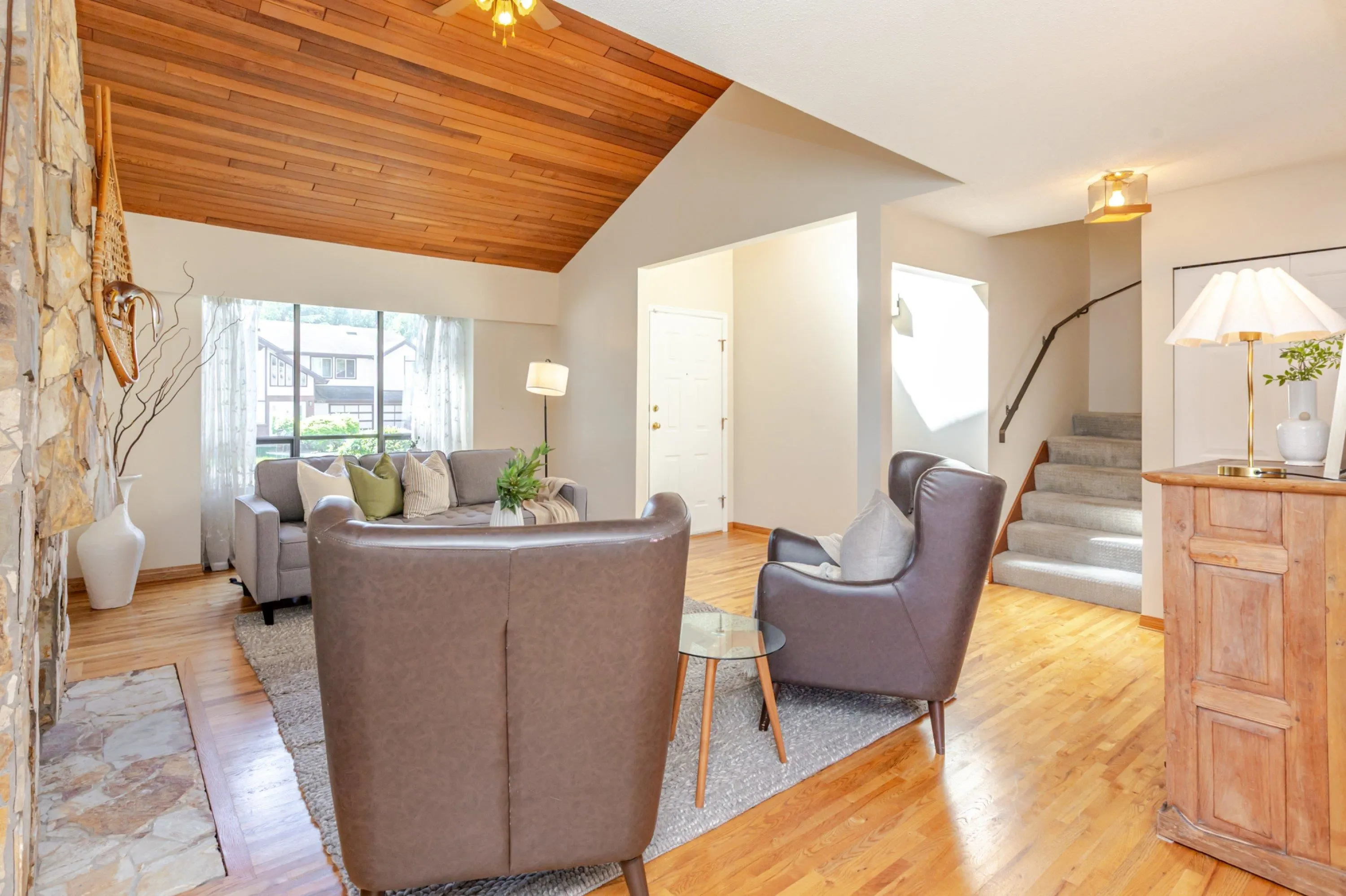 10758 Fraserglen Drive